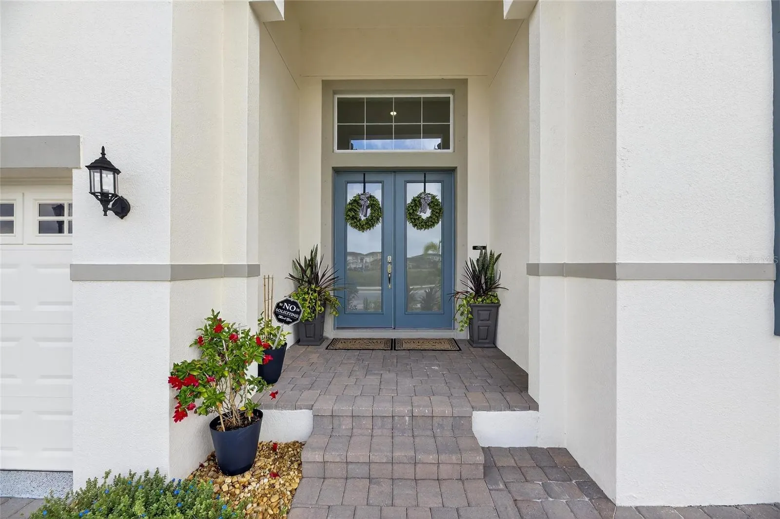 5975 BLAKENEY LOOP