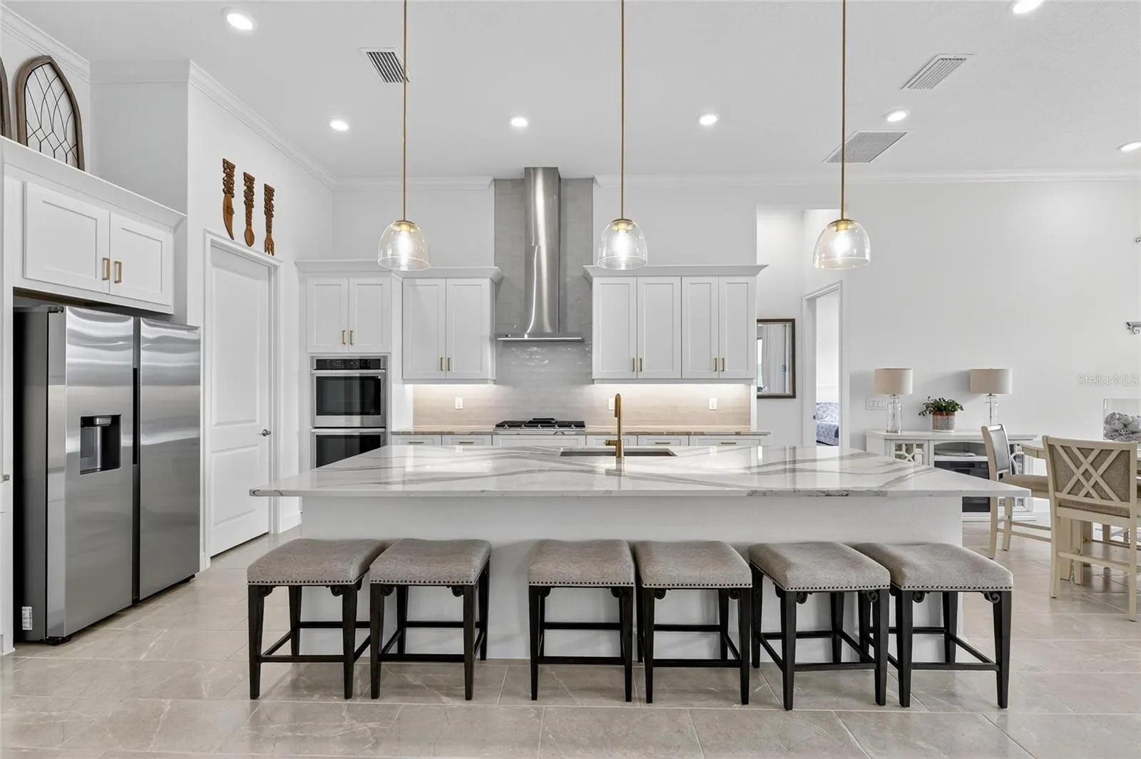 5975 BLAKENEY LOOP