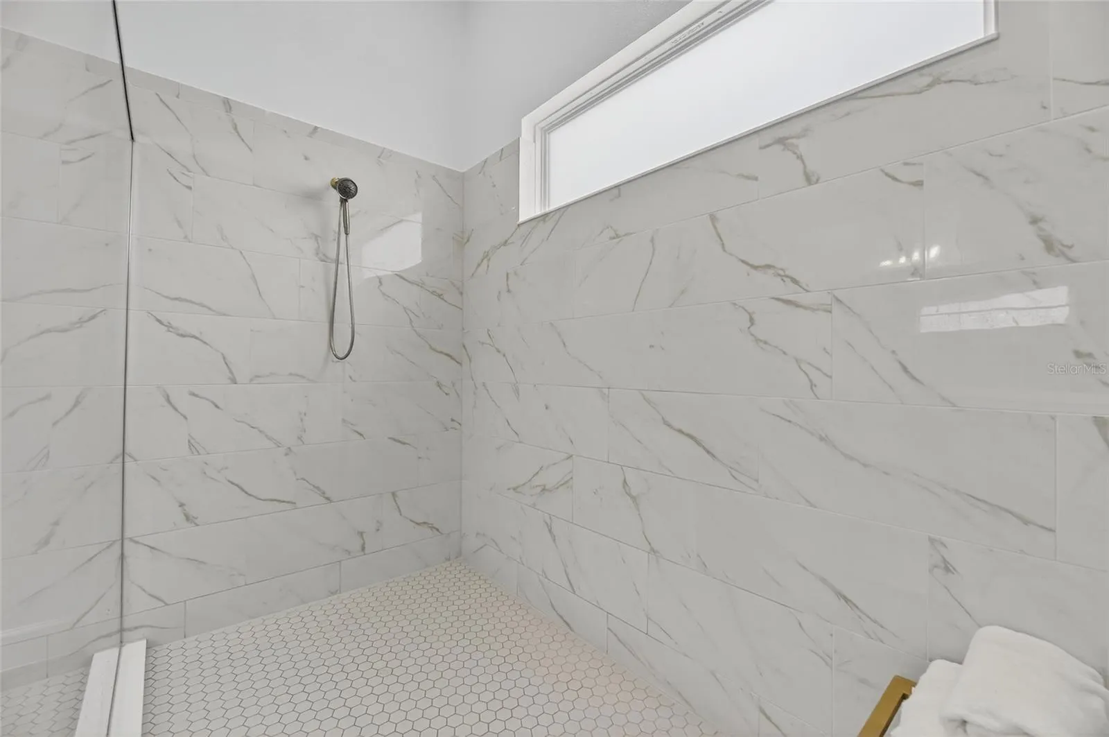 5975 BLAKENEY LOOP