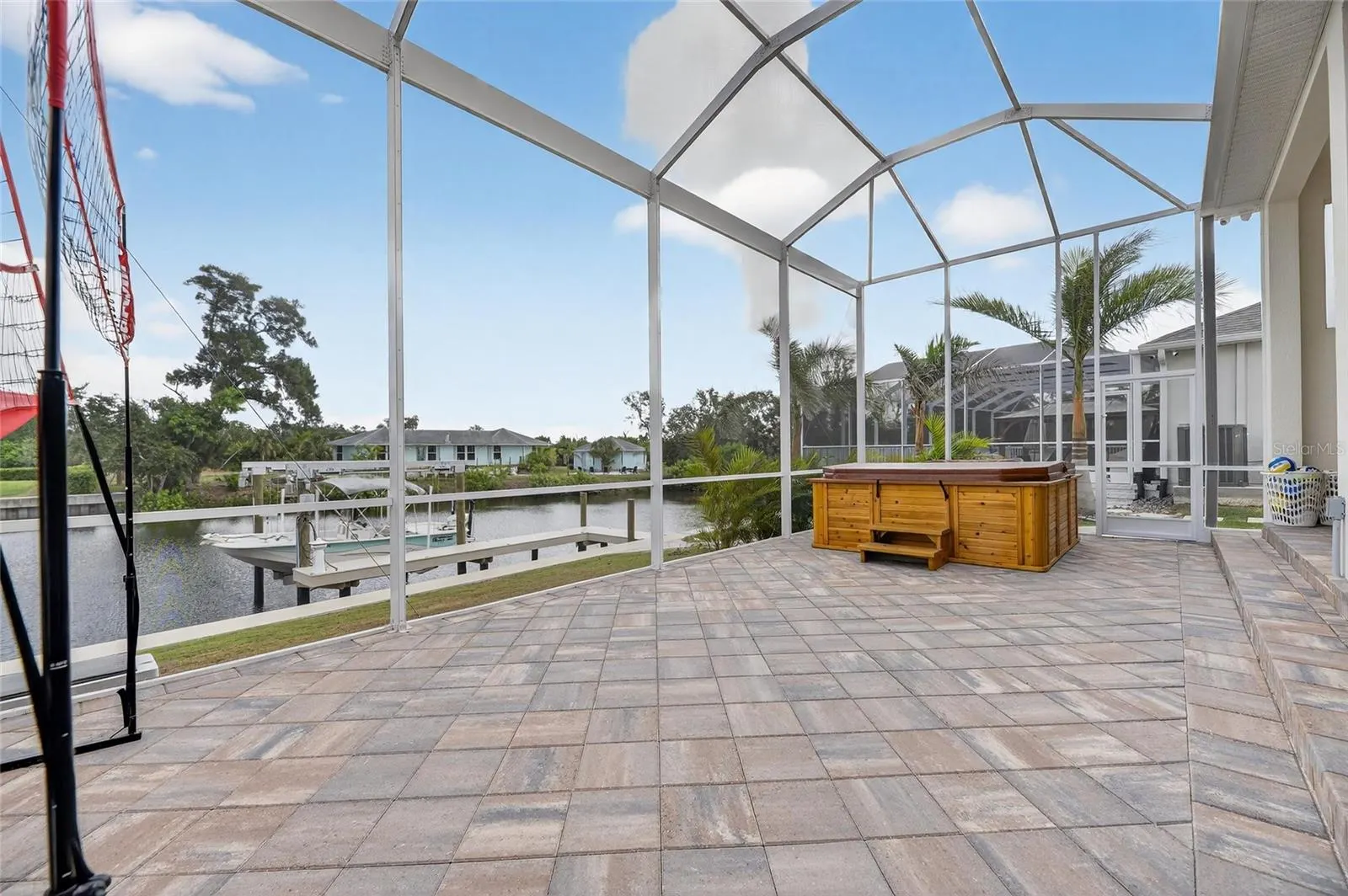 5975 BLAKENEY LOOP