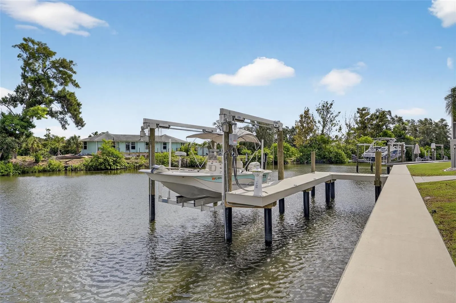 5975 BLAKENEY LOOP
