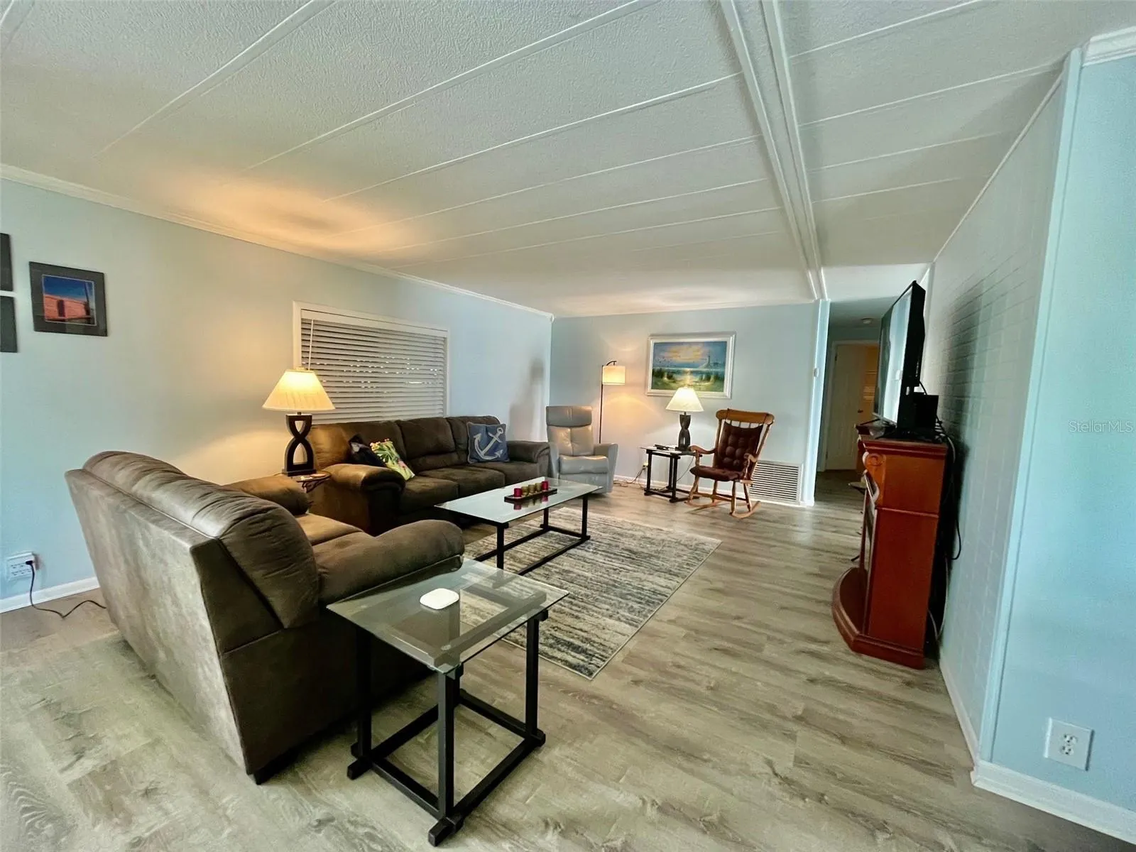 219 SEAGULL DR