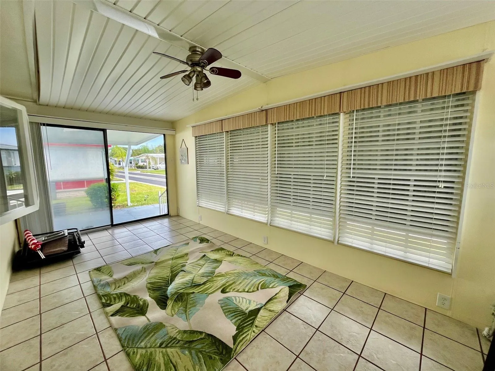 219 SEAGULL DR