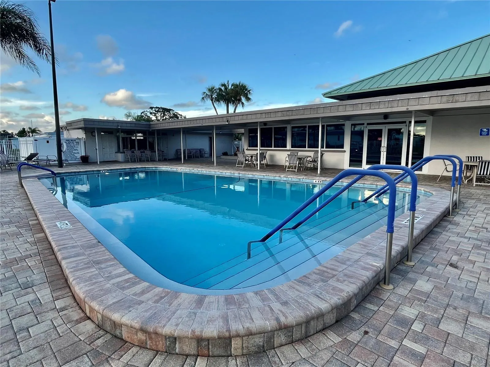 219 SEAGULL DR