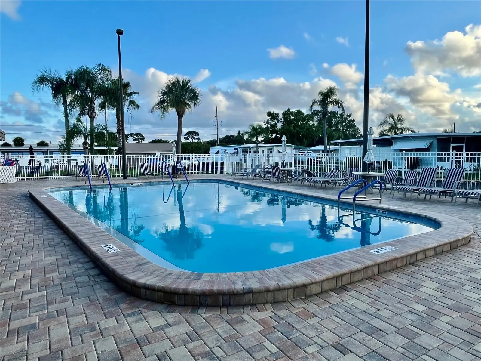 219 SEAGULL DR
