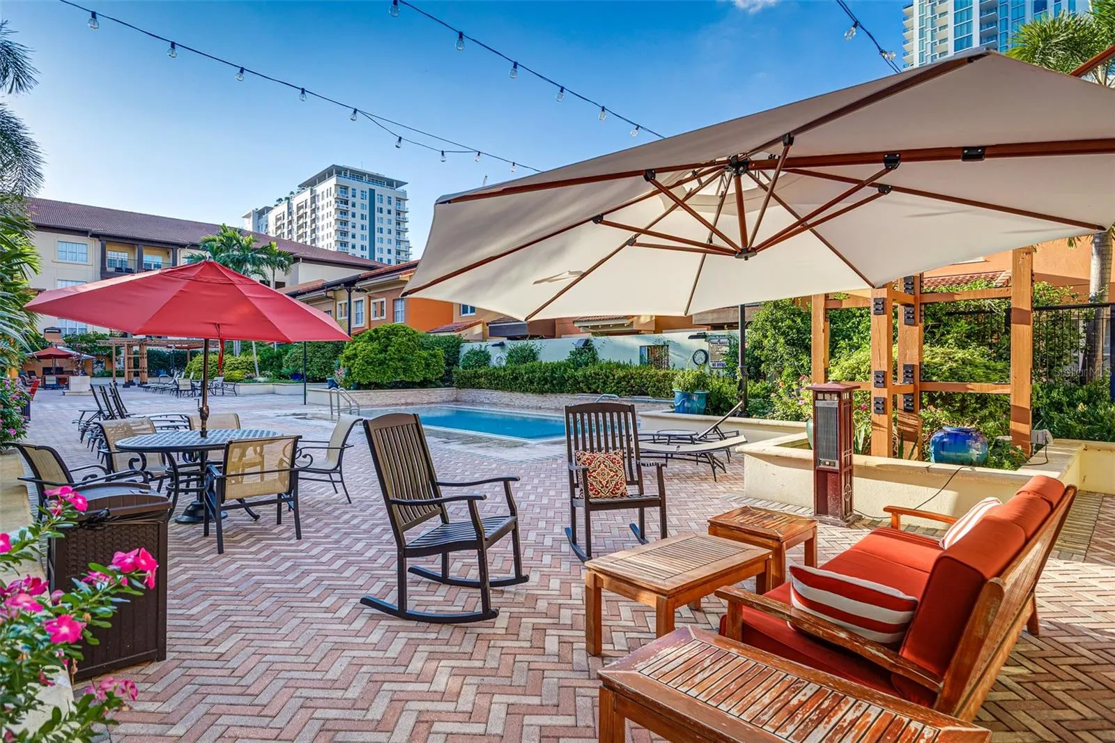 100 4TH AVE S #203, #203