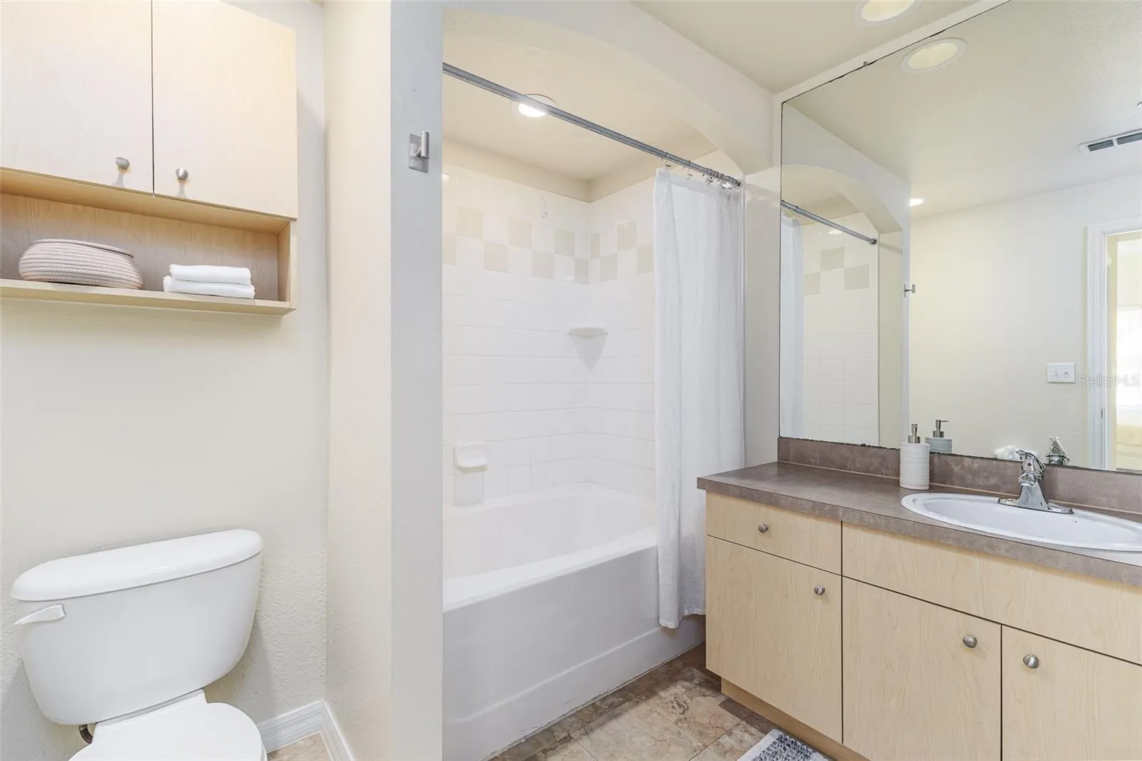 100 4TH AVE S #203, #203