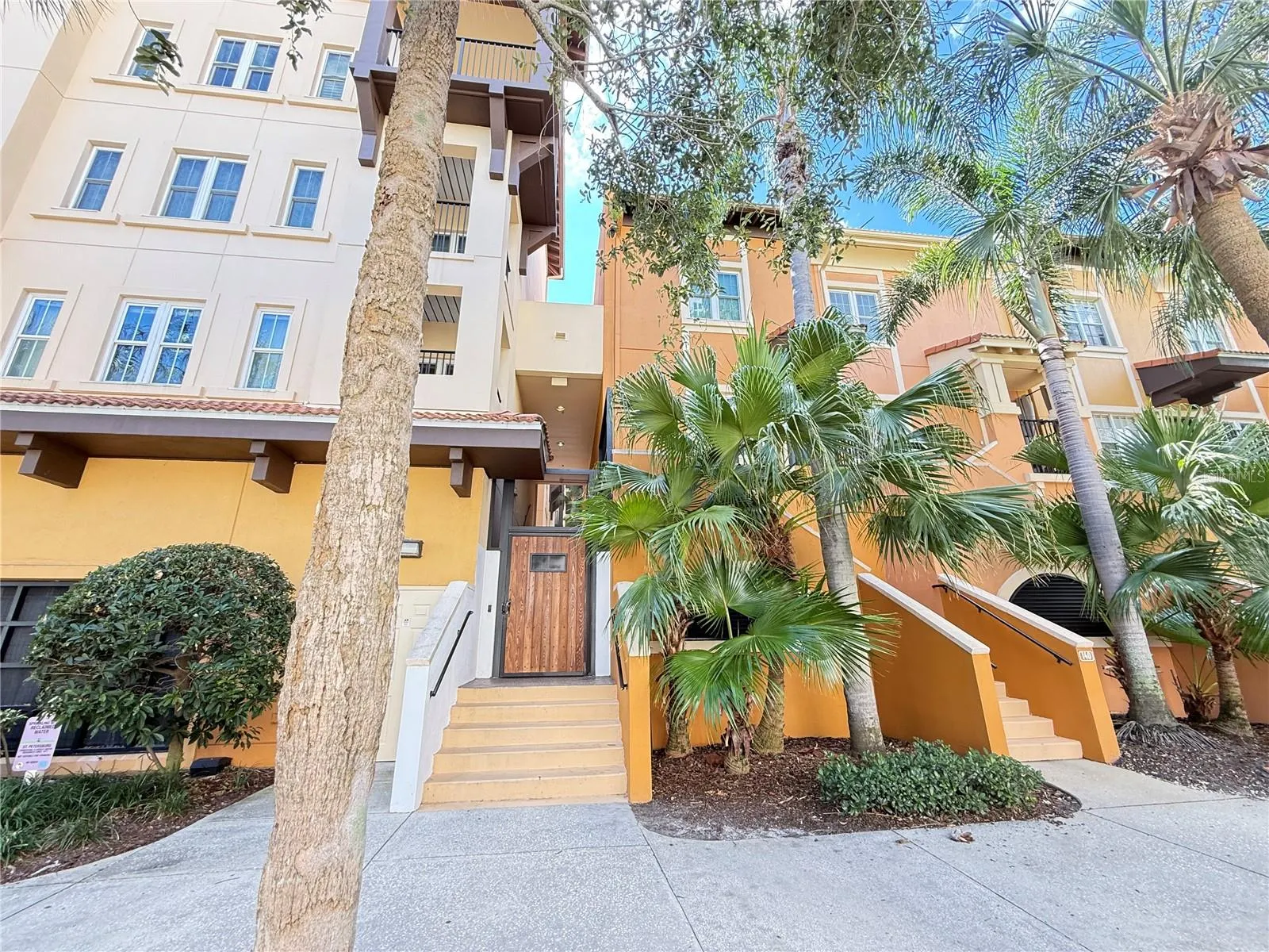 100 4TH AVE S #203, #203