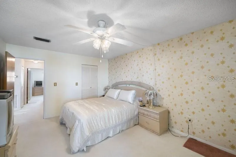 5925 SHORE BLVD S #602, #602