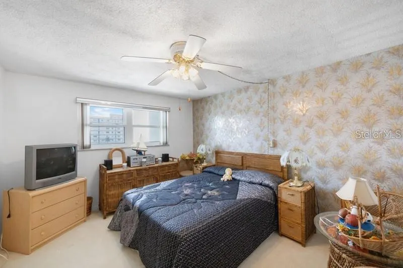 5925 SHORE BLVD S #602, #602