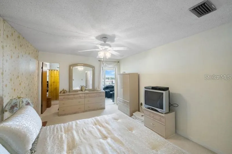 5925 SHORE BLVD S #602, #602