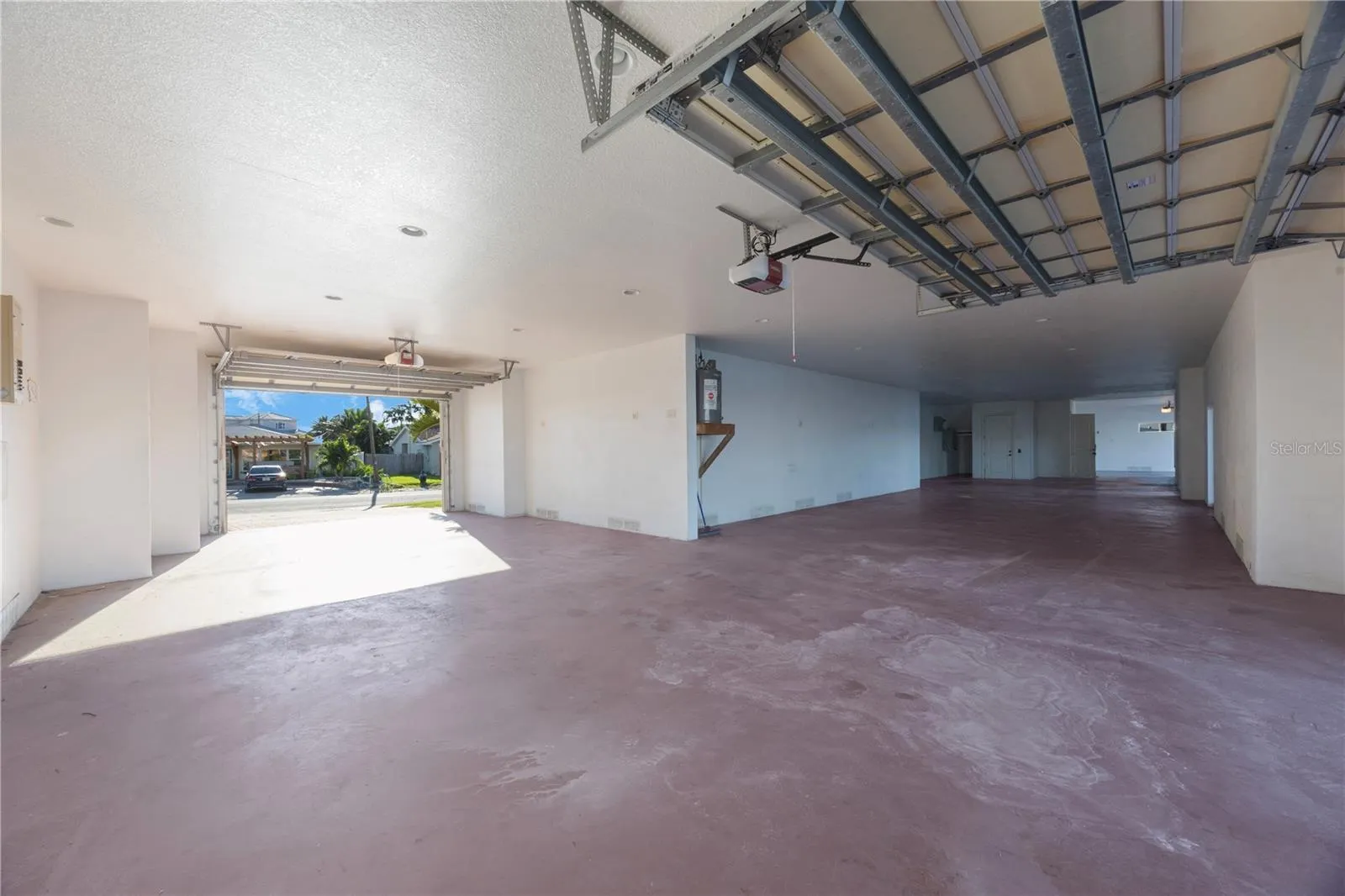 736 PRUITT DR