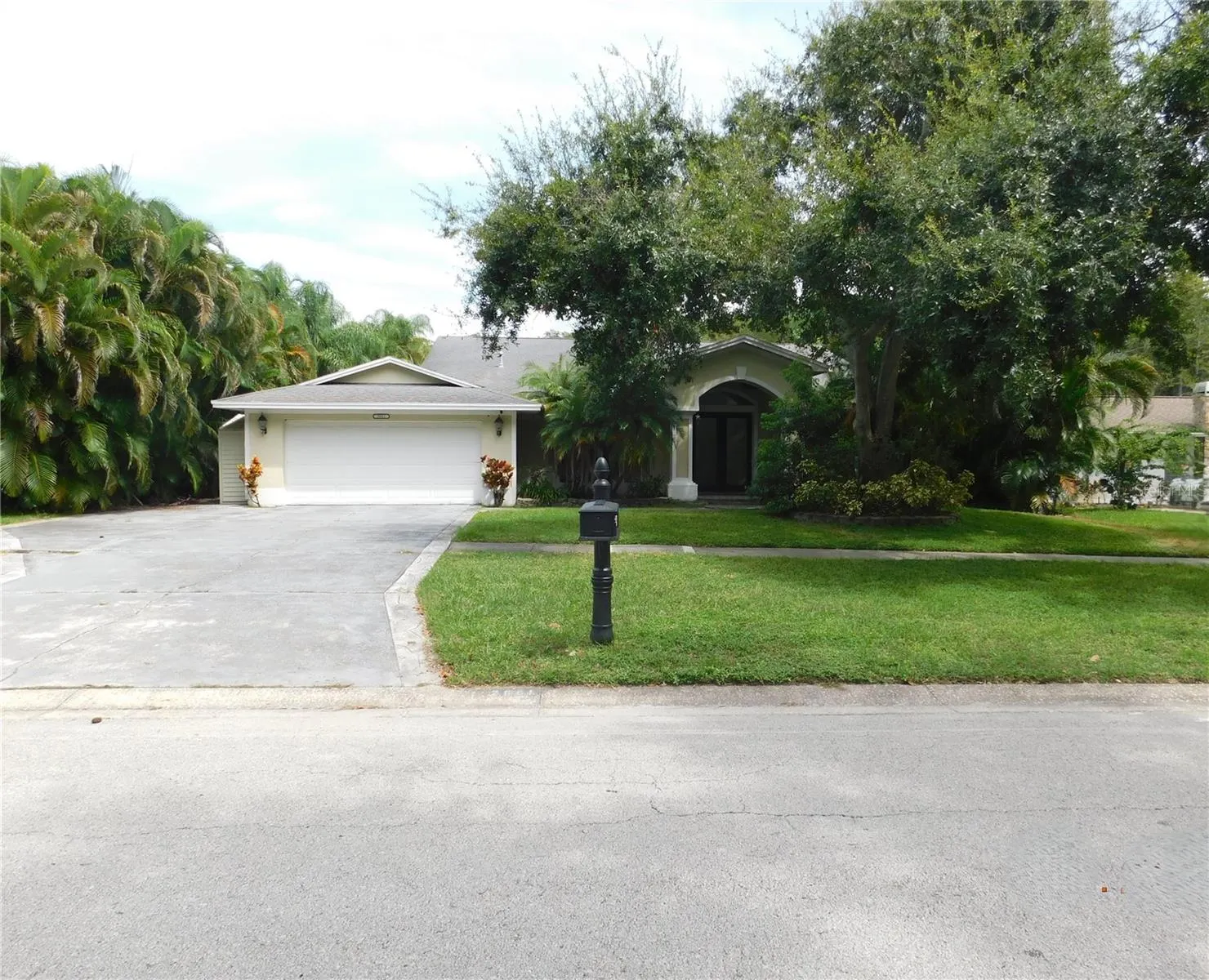 2661 WINDING WOOD DR