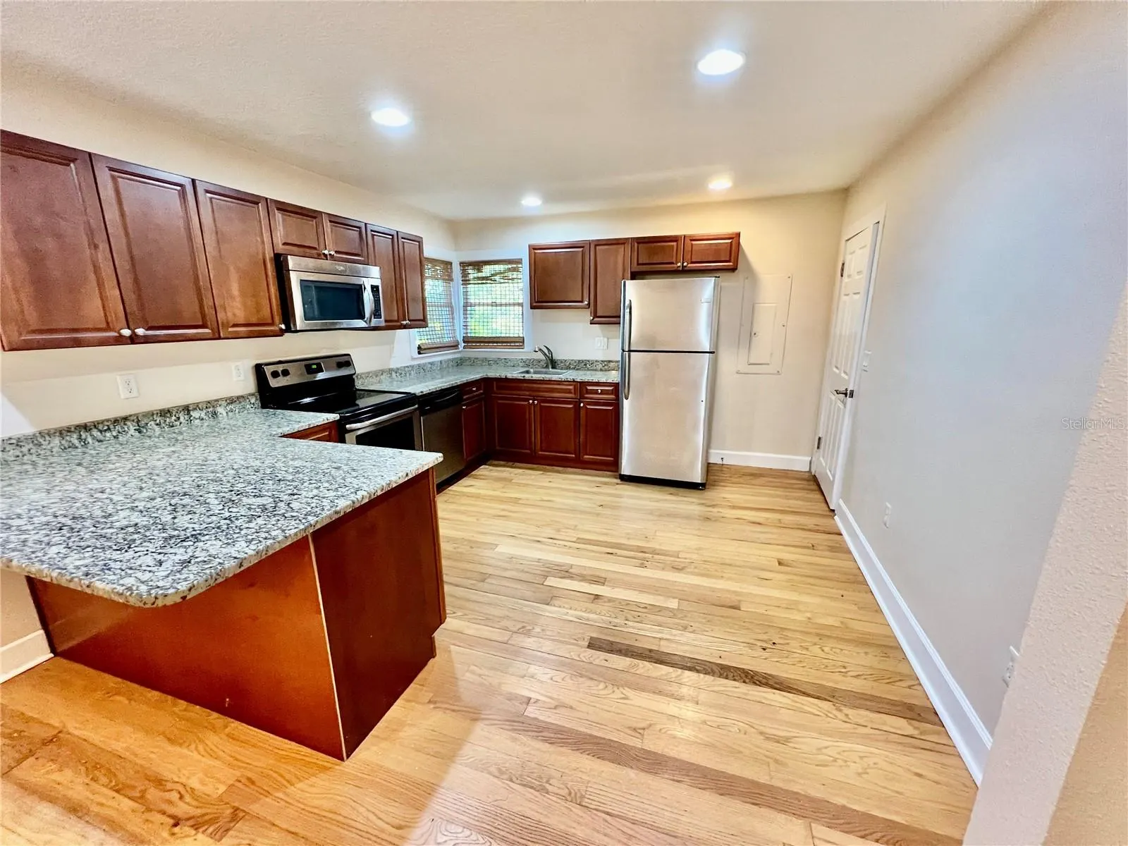 25 HIGHLAND AVE