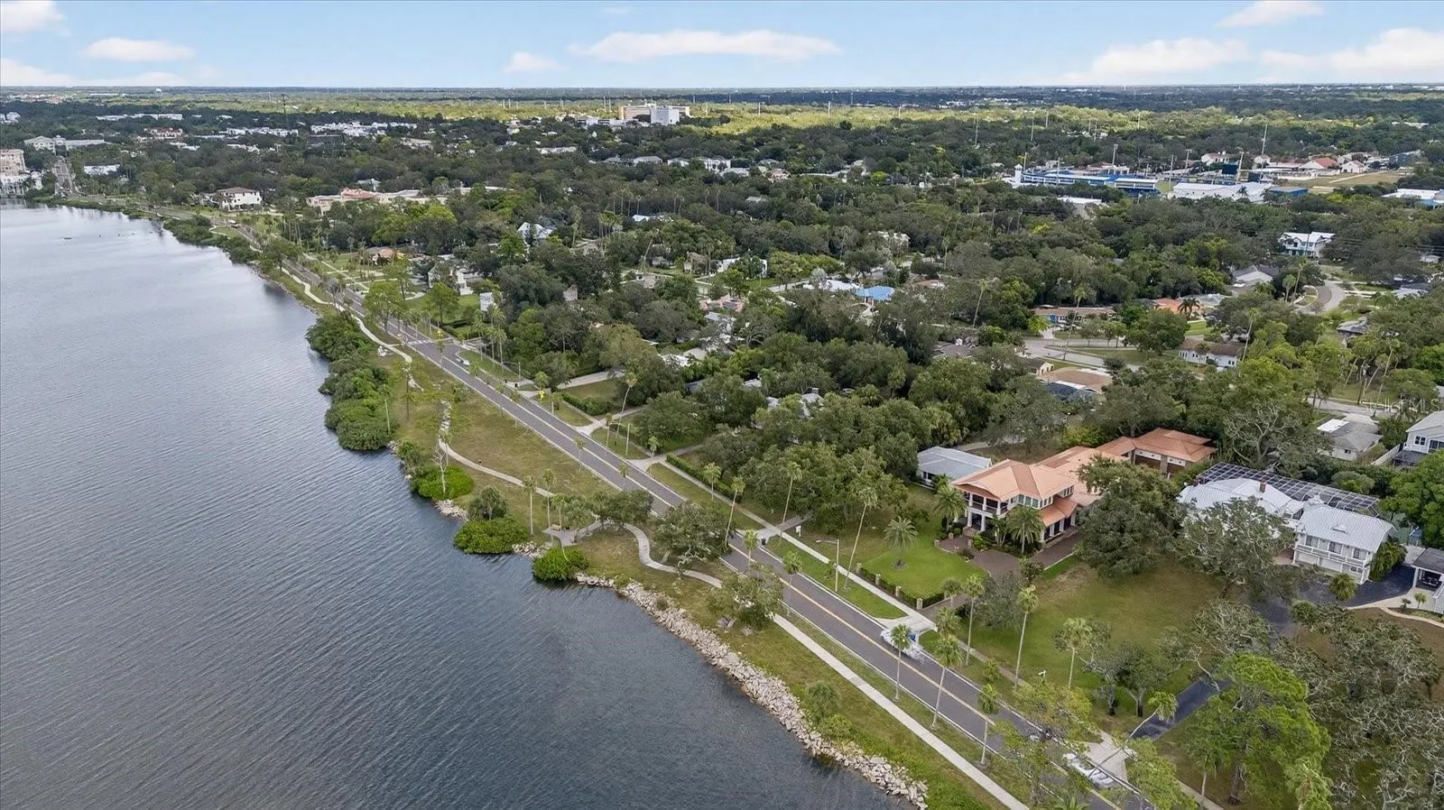 215 EDGEWATER DR