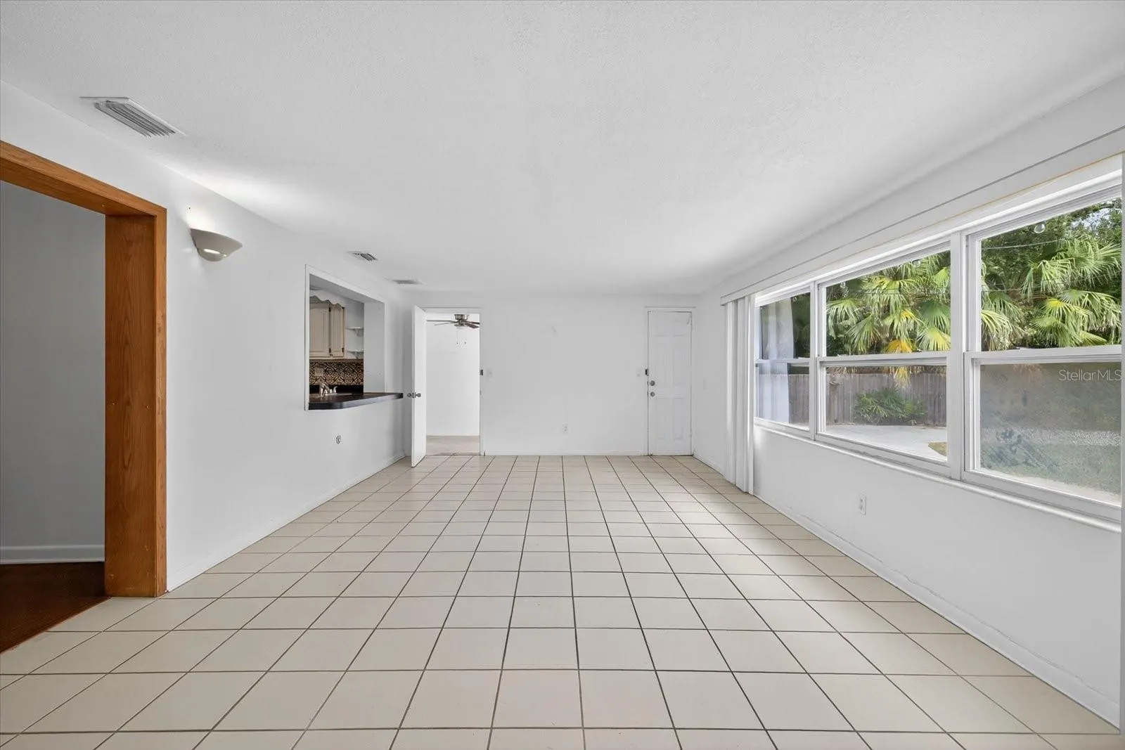 215 EDGEWATER DR
