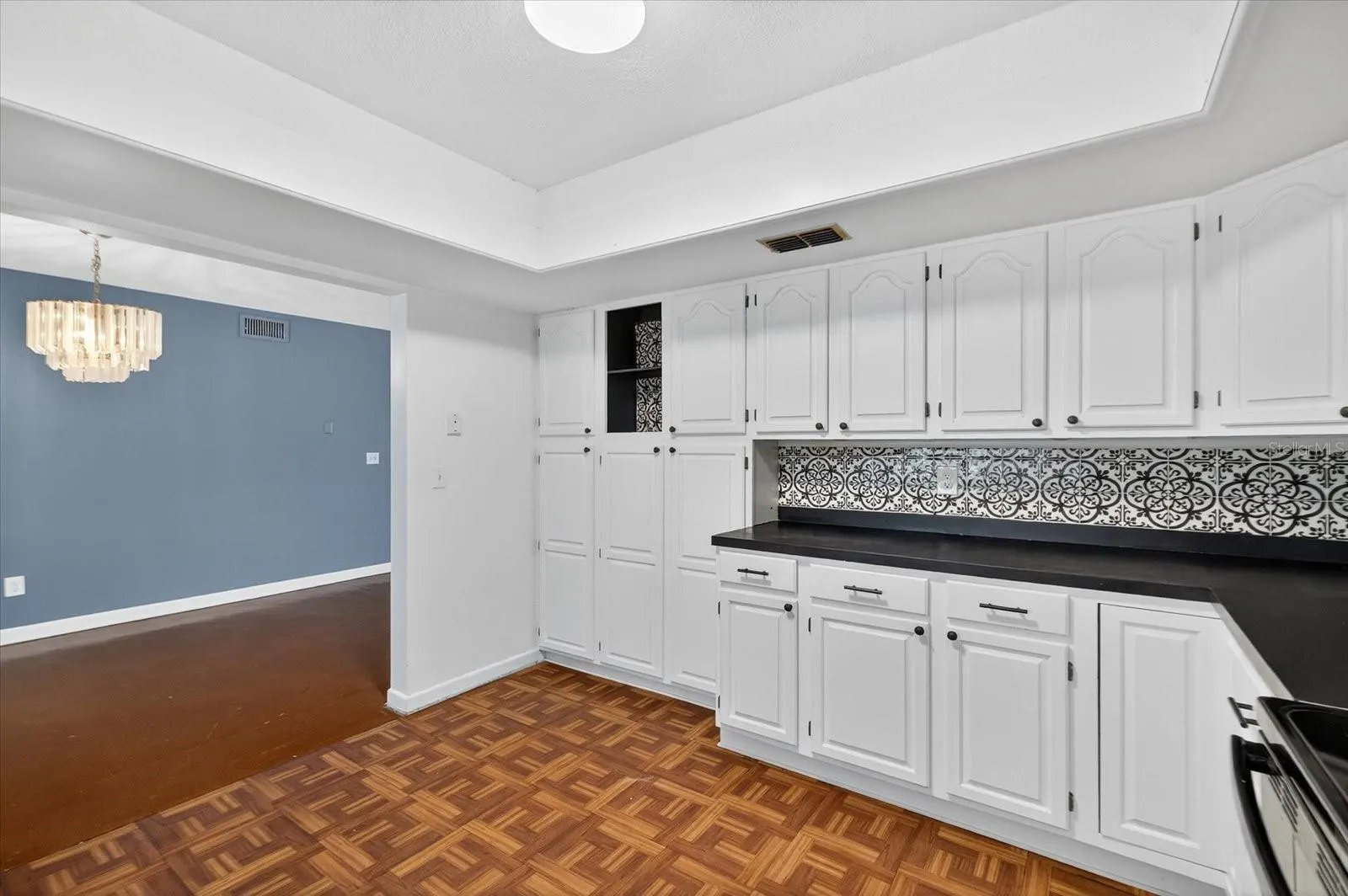 215 EDGEWATER DR
