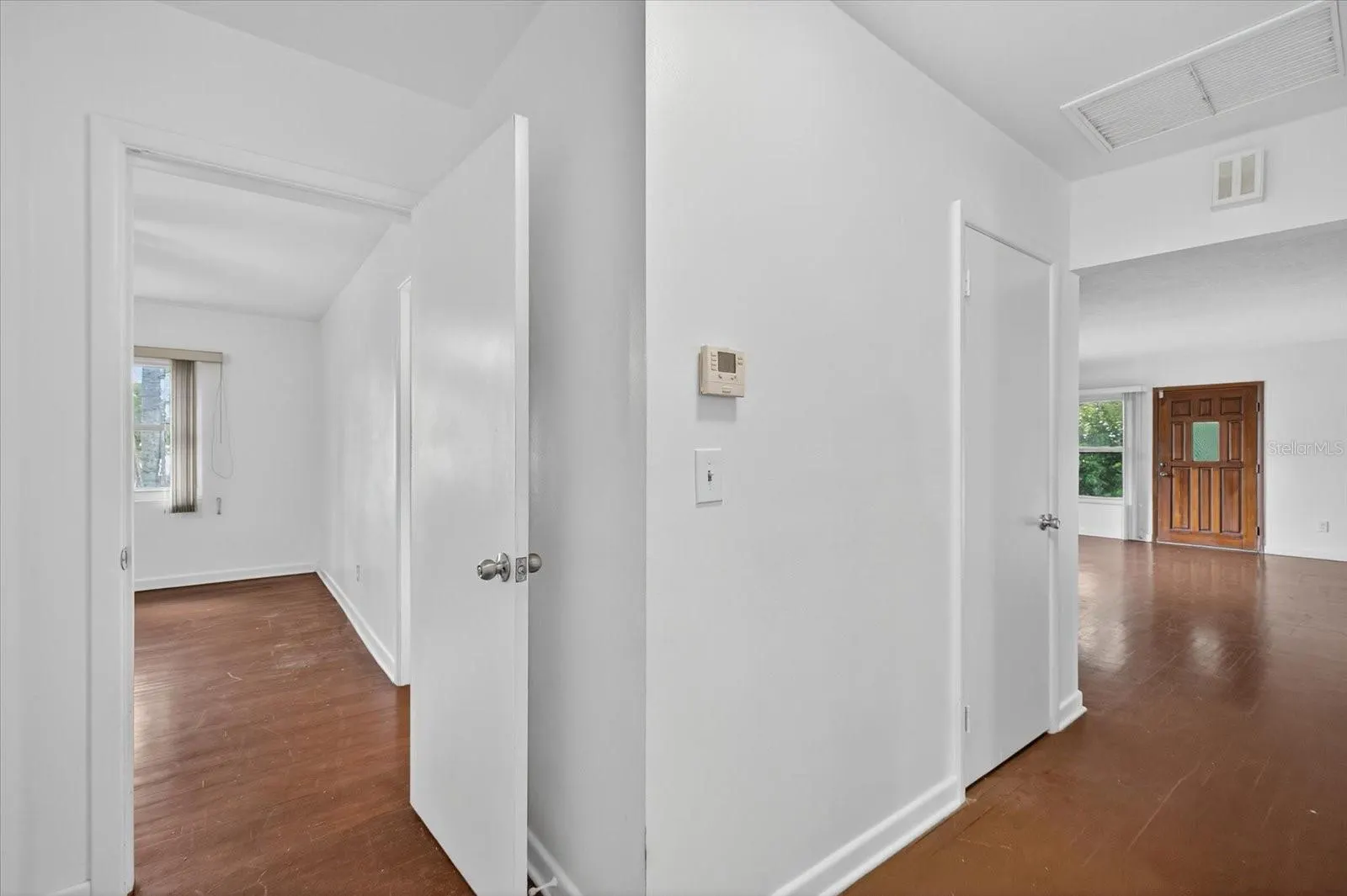 215 EDGEWATER DR