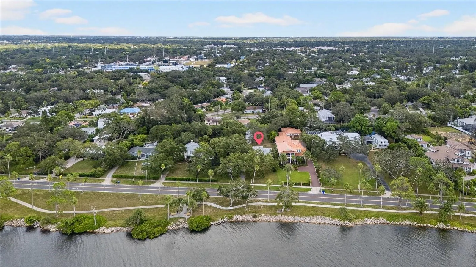 215 EDGEWATER DR
