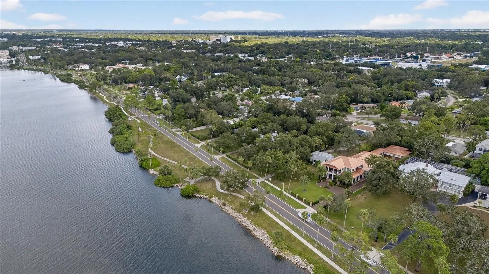 215 EDGEWATER DR