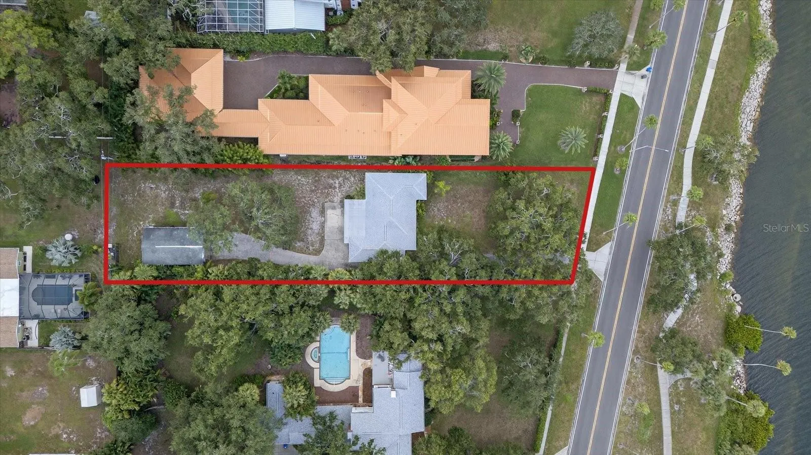 215 EDGEWATER DR