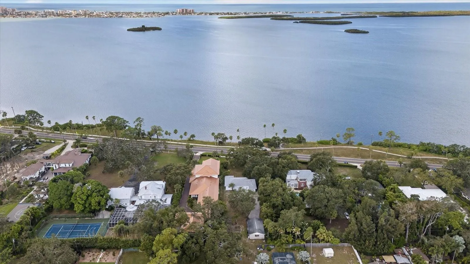 215 EDGEWATER DR