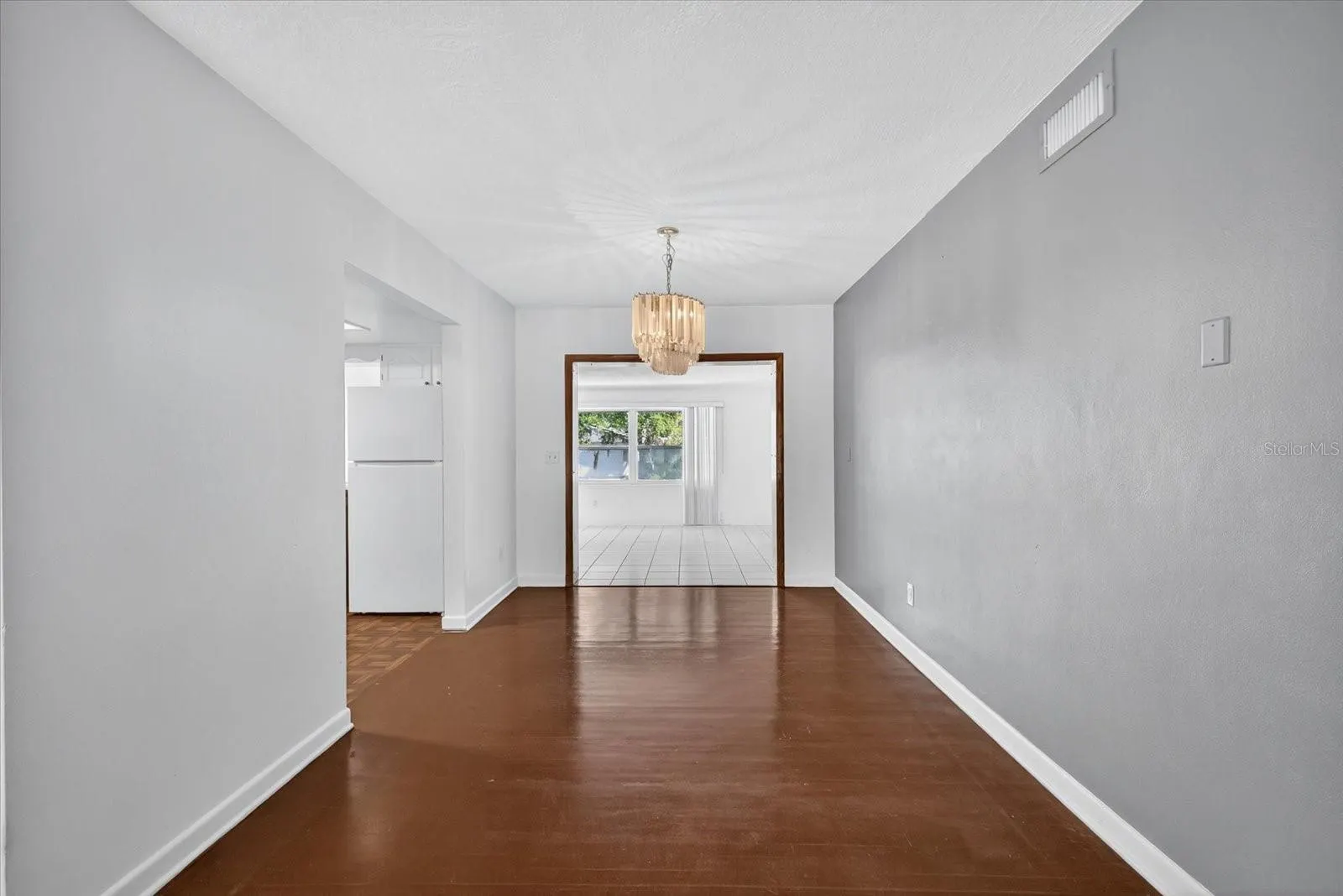 215 EDGEWATER DR