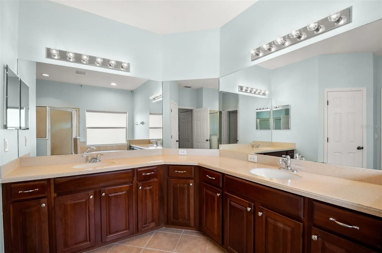 1209 EMERALD HILL WAY