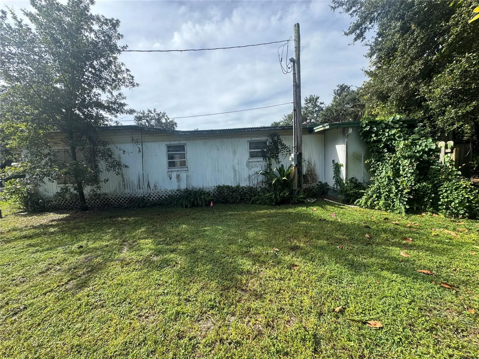 8827 E MILLPOINT RD