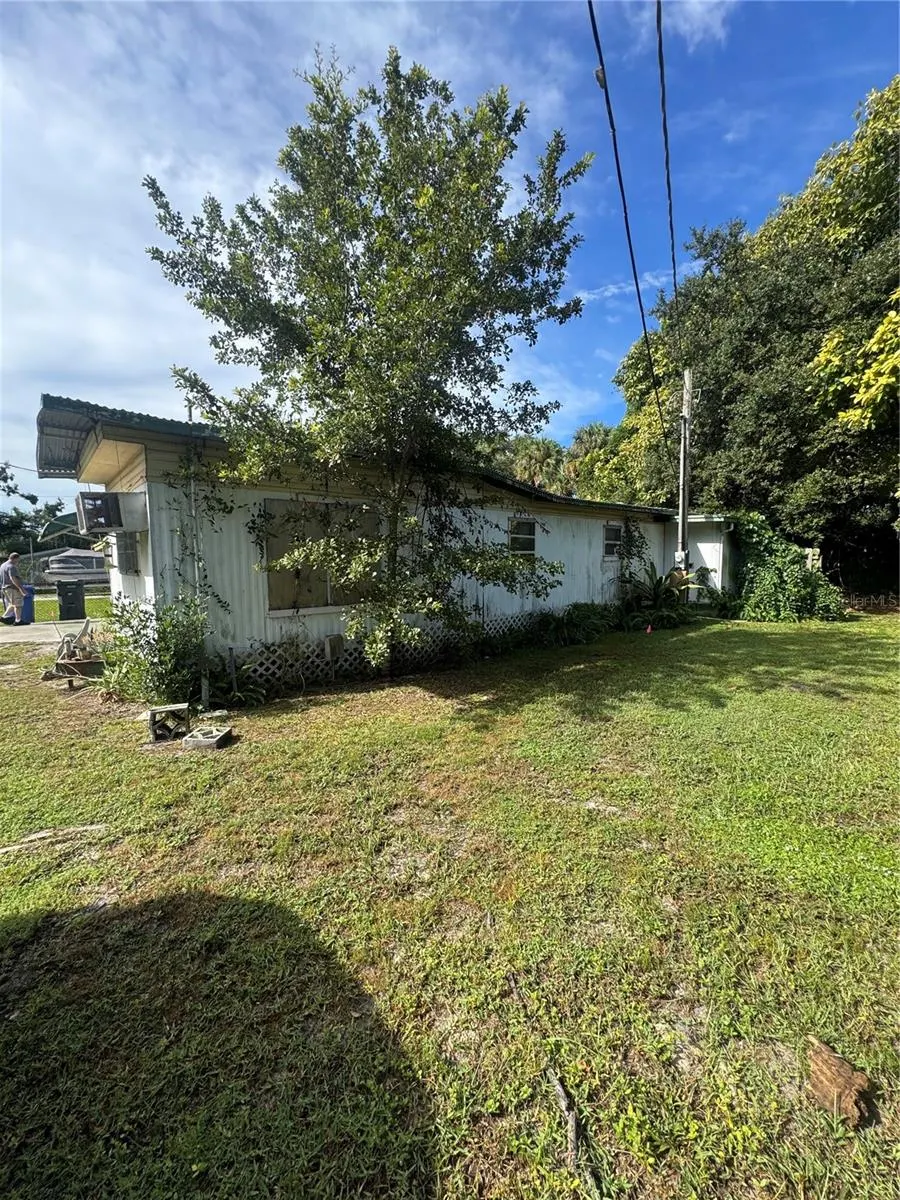 8827 E MILLPOINT RD