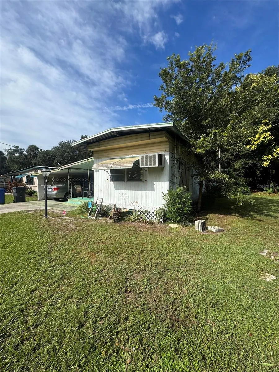 8827 E MILLPOINT RD
