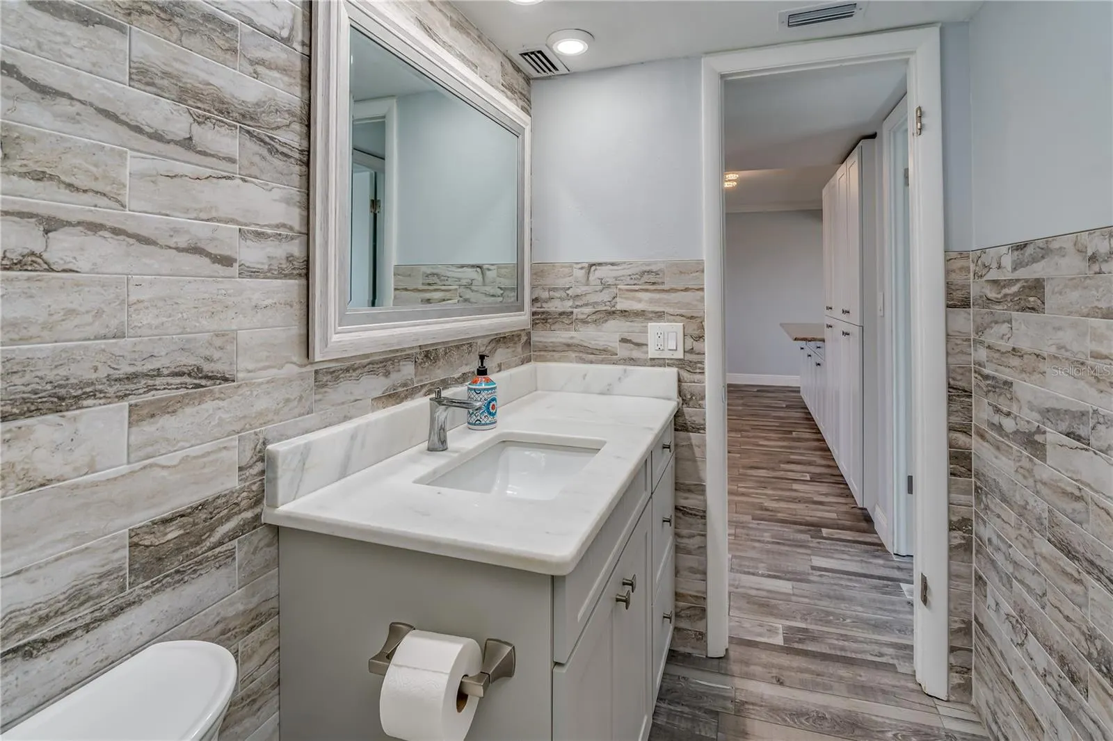 2618 COVE CAY DR #801, #801