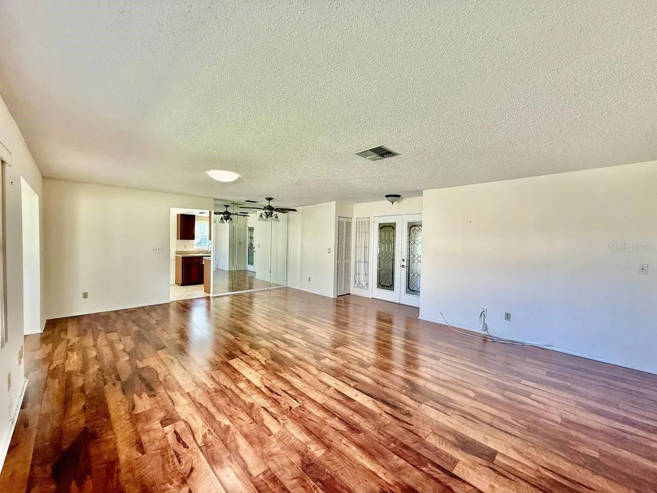 940 ROSEWOOD LN