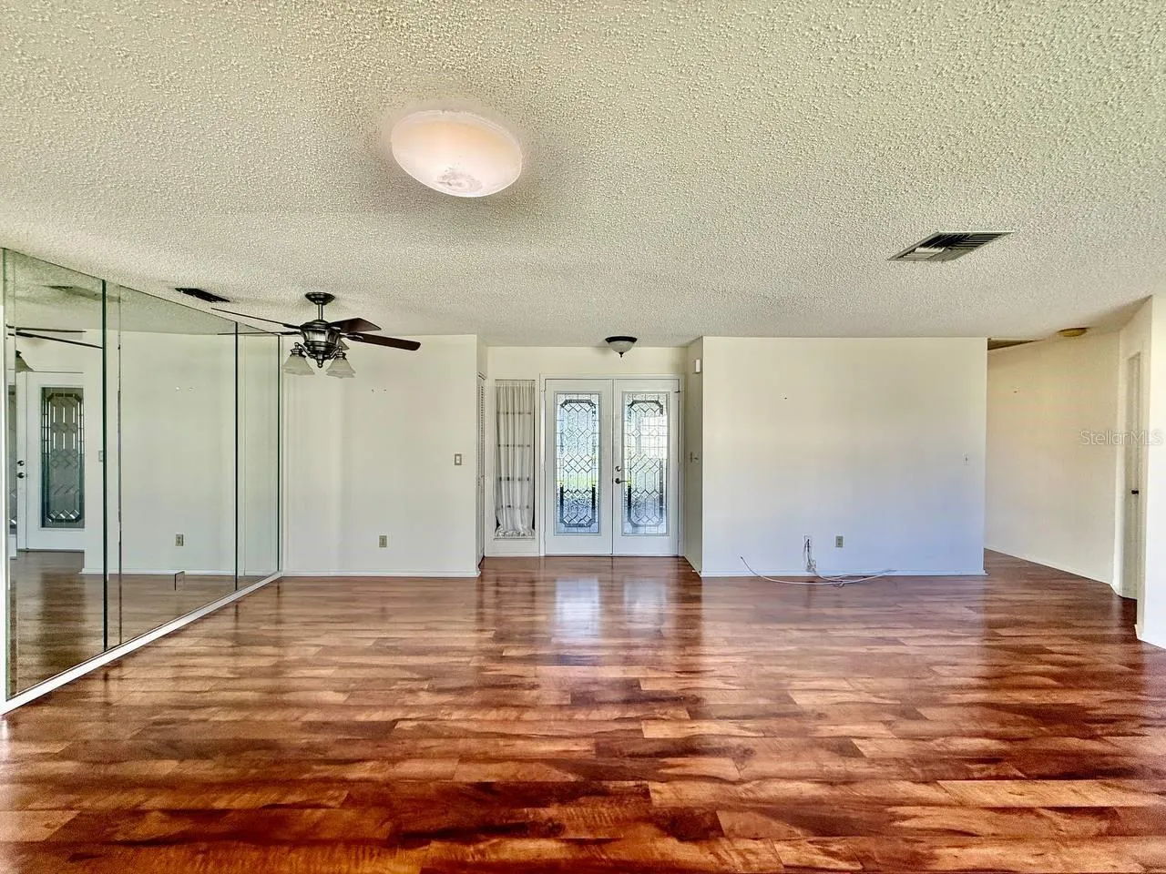 940 ROSEWOOD LN
