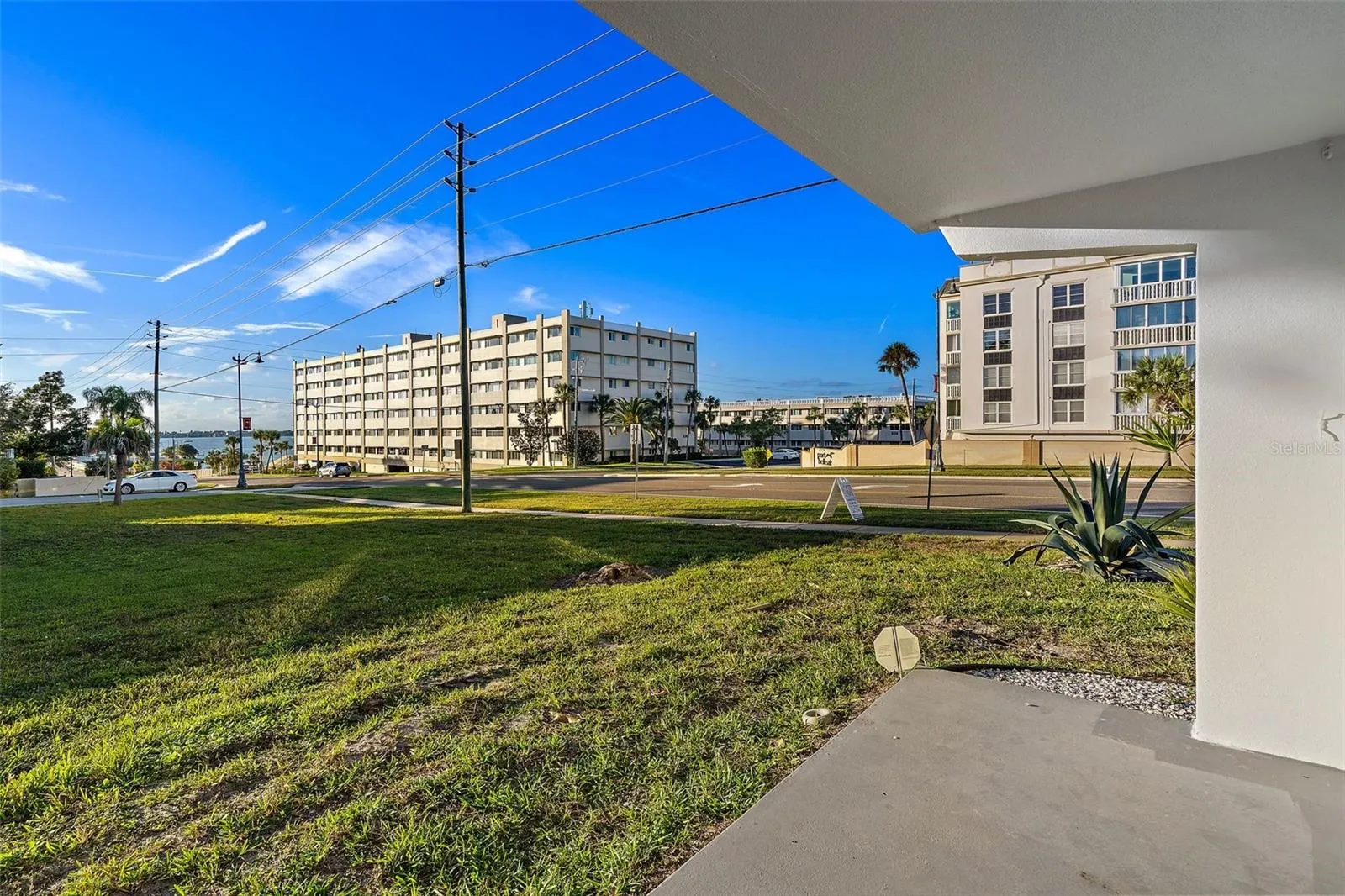 2944 W BAY DR #101, #101