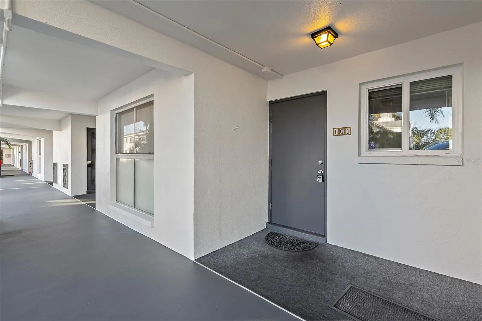 2944 W BAY DR #101, #101