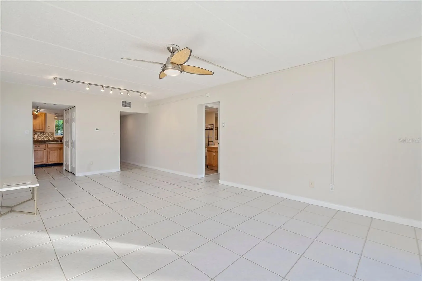 2944 W BAY DR #101, #101