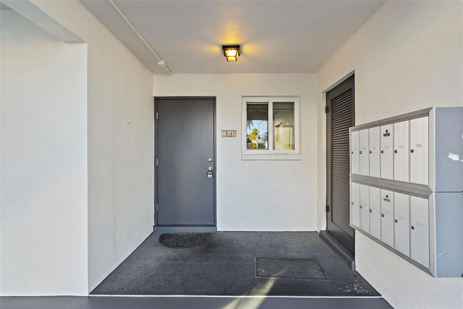 2944 W BAY DR #101, #101