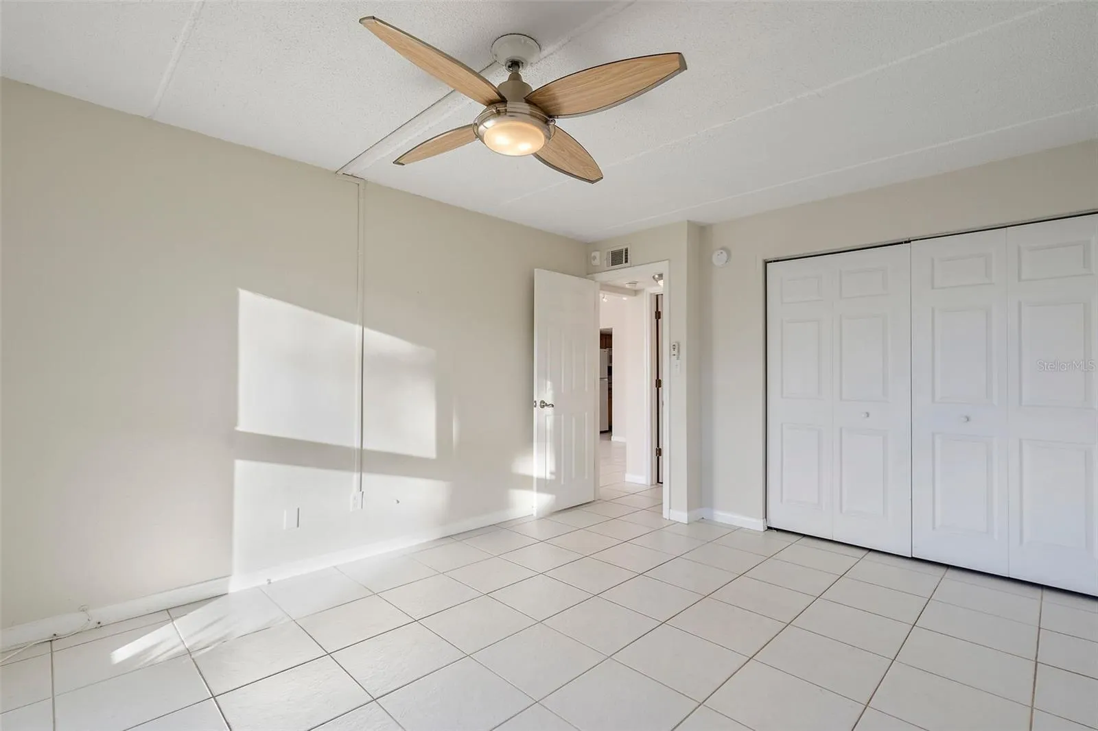 2944 W BAY DR #101, #101