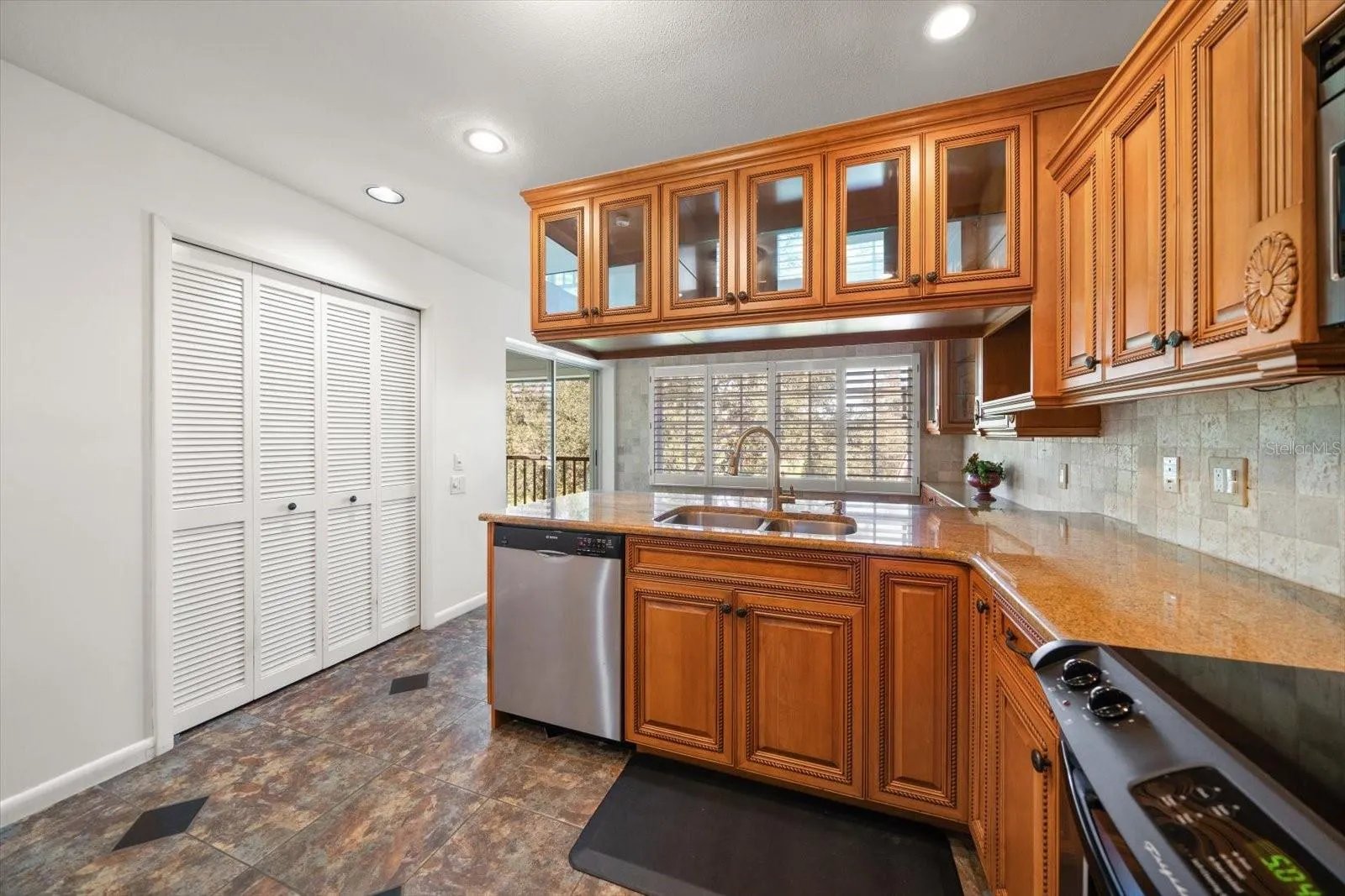 75 PELICAN PL