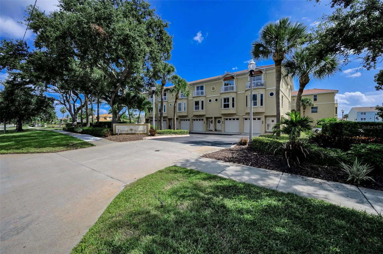1063 PINELLAS BAYWAY S