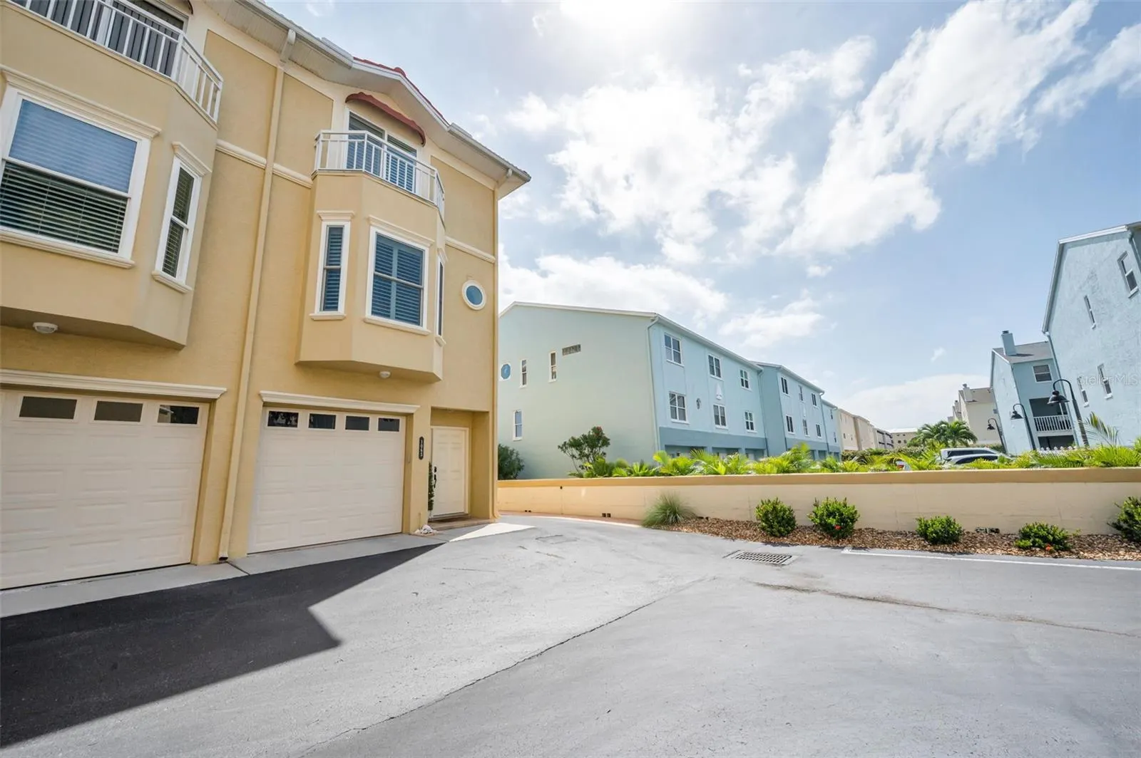 1063 PINELLAS BAYWAY S