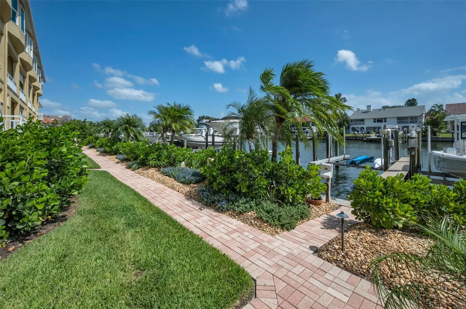 1063 PINELLAS BAYWAY S