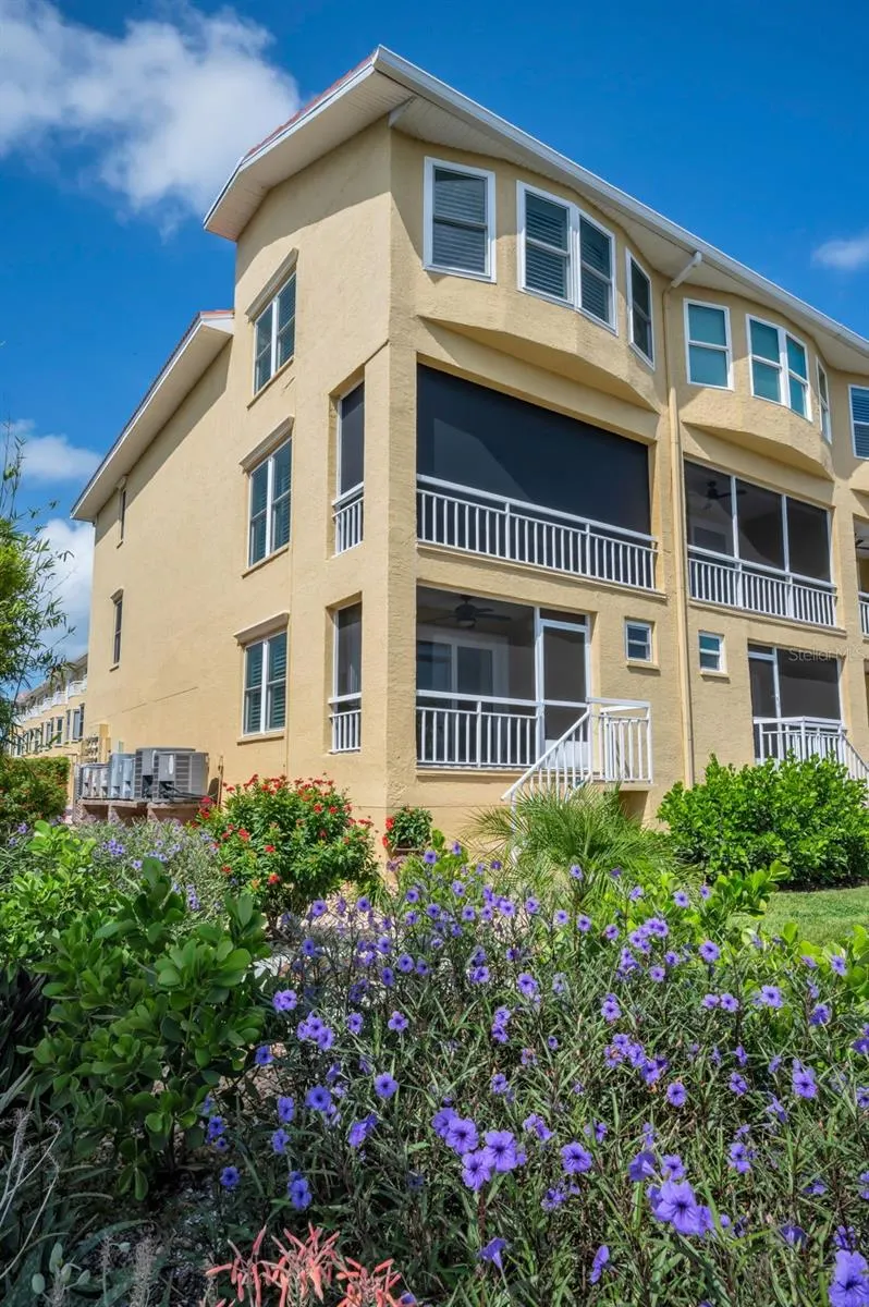 1063 PINELLAS BAYWAY S