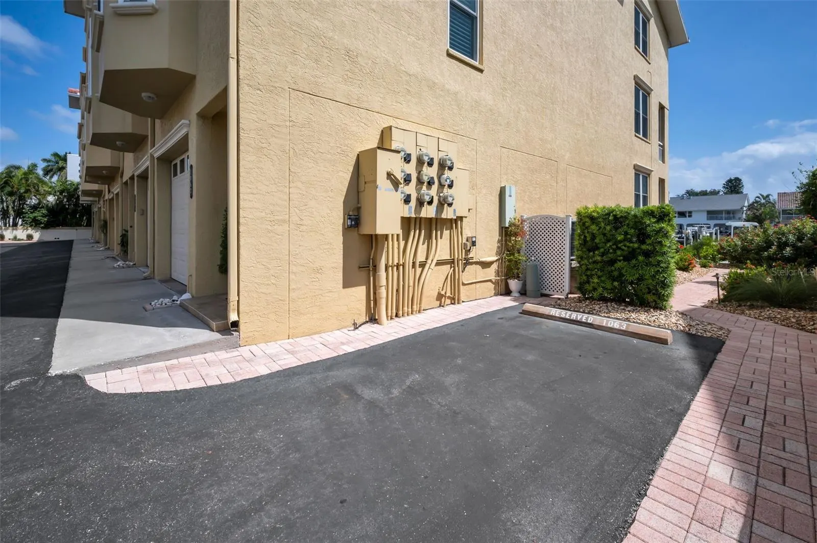 1063 PINELLAS BAYWAY S
