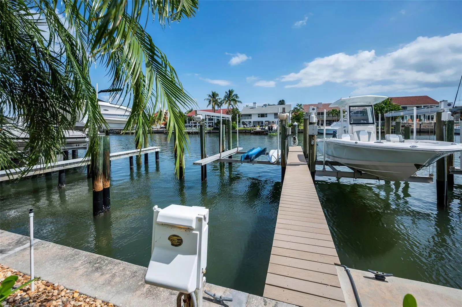 1063 PINELLAS BAYWAY S