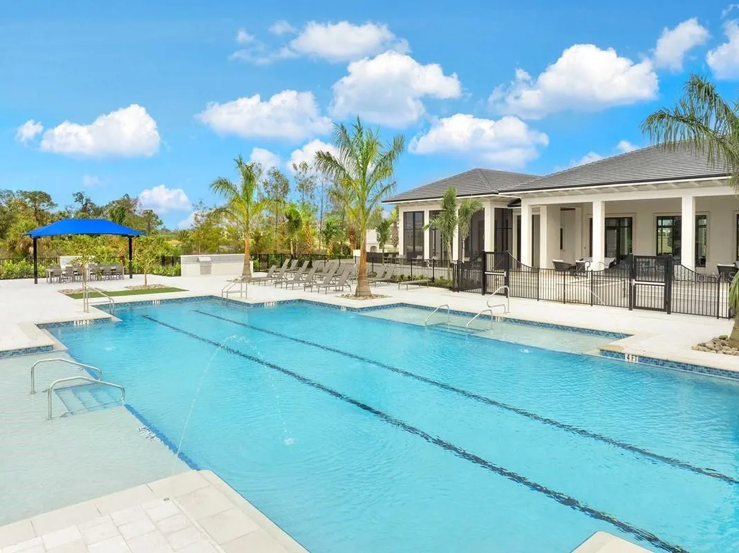 320 VISTERA BLVD