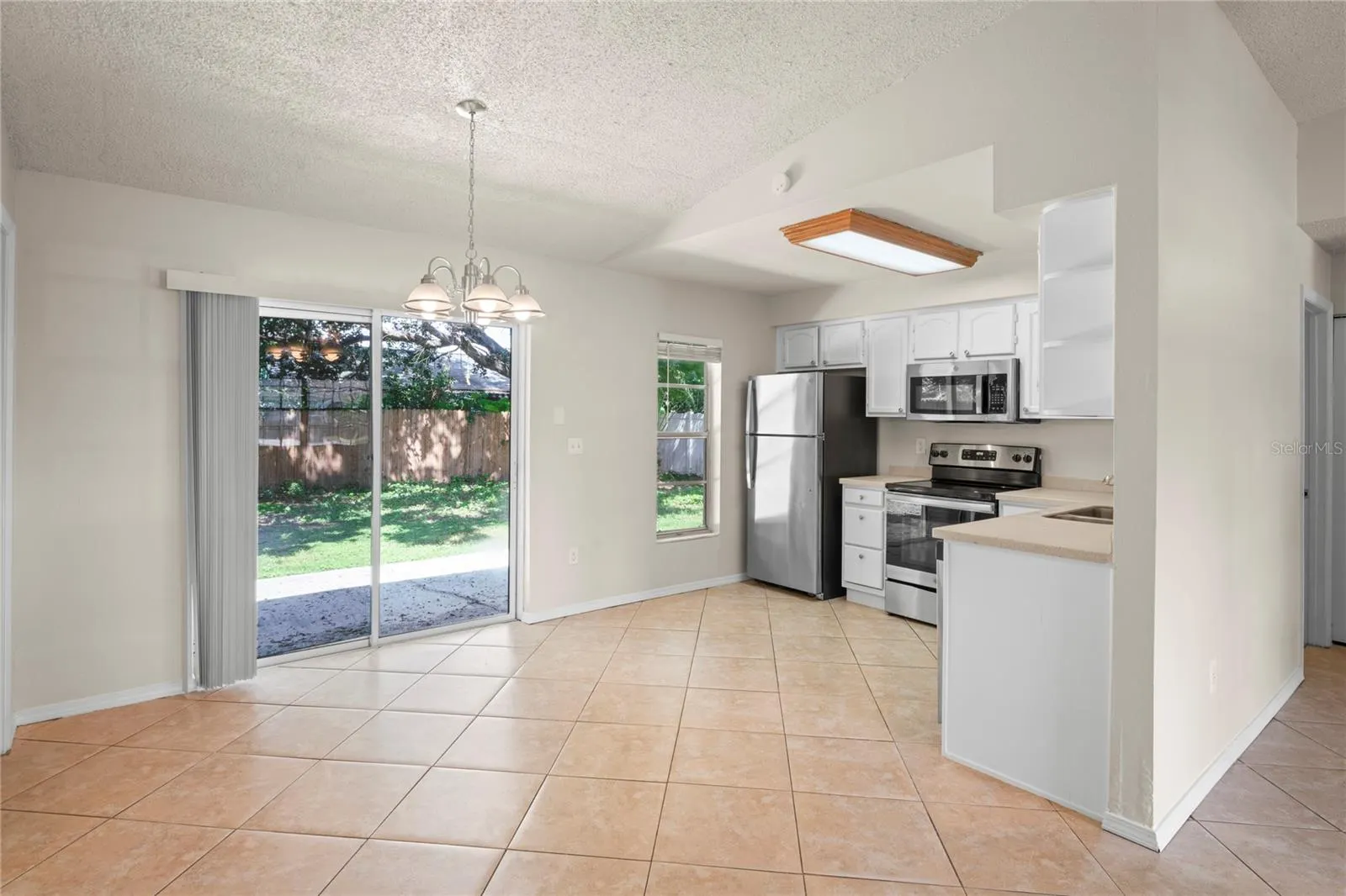 4932 HI VISTA CIR