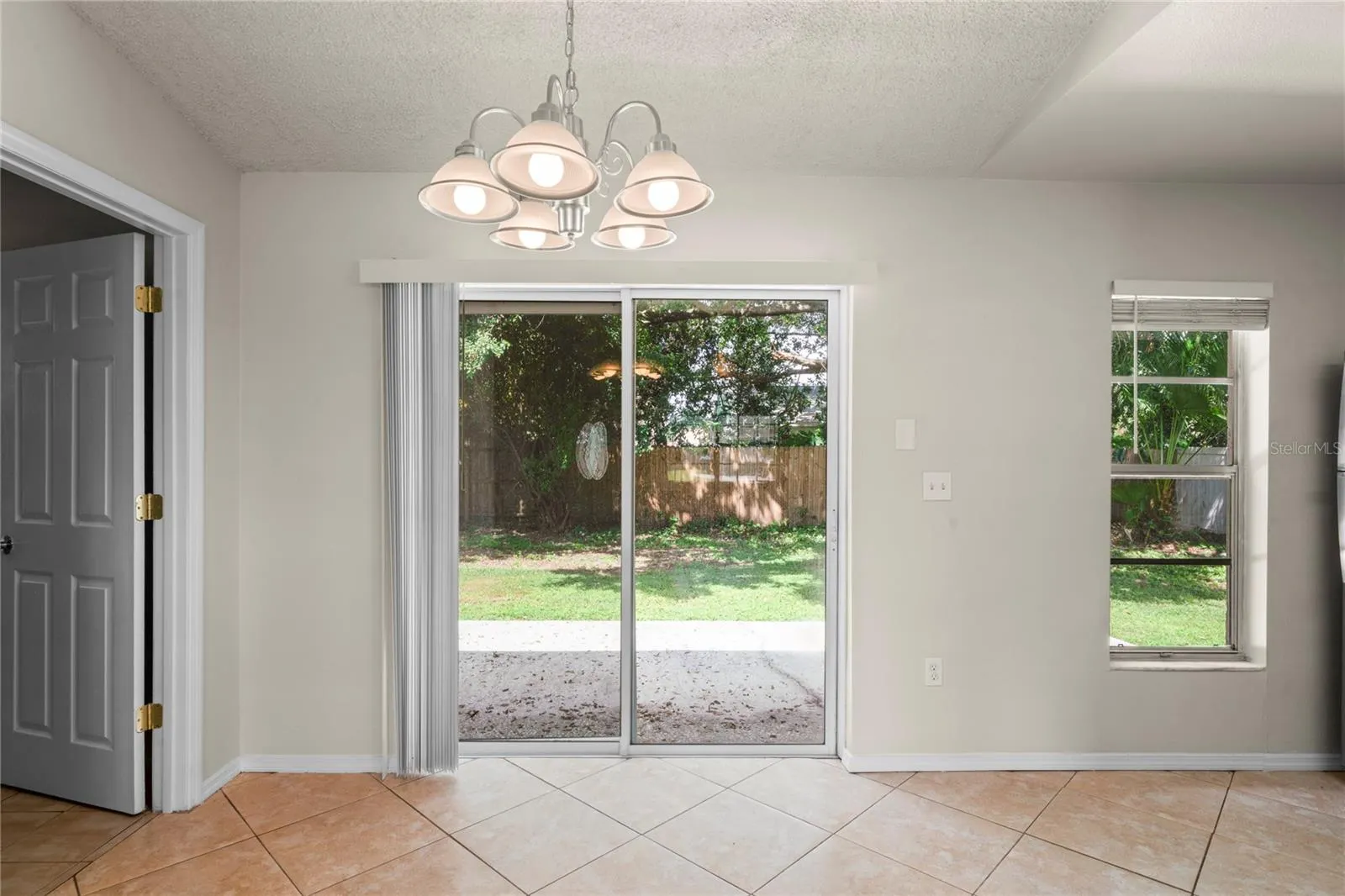 4932 HI VISTA CIR