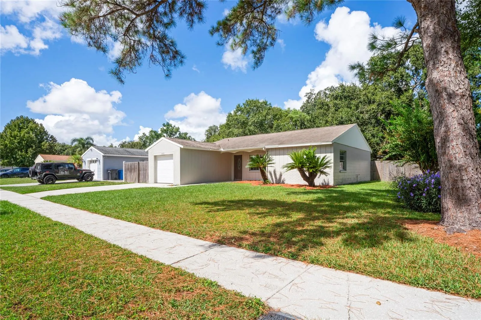 4932 HI VISTA CIR